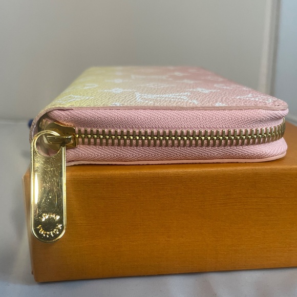 Louis Vuitton By the Pool Zippy Wallet - Picture 6 of 14